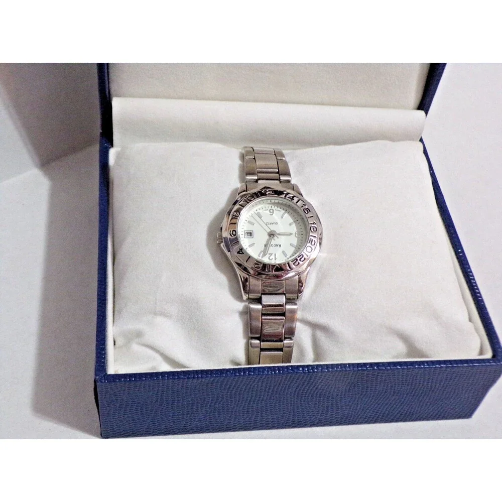 Andover Women's Wrist Watch Quartz Rotating Benzel Luminescent Hands Silver‎